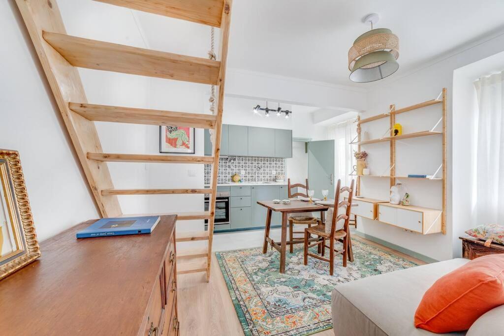 The Cozy Duplex In Lisbon's Heart Appartamento *